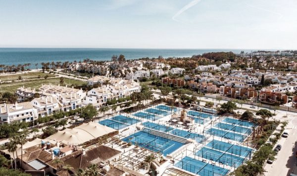 Padel in Marbella: Ein aufregender Sport für alle Altersgruppen und Spielstärken