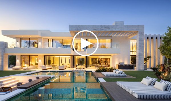 Nouvelle Video - Luxueuse Villa Moderne de 6 Chambres à Atalaya Rio Verde : Emplacement de Premier Choix, Piscine Privée et Design Élégant de Carlos Lamas - Nueva Andalucía